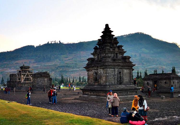 Paket Wisata 18